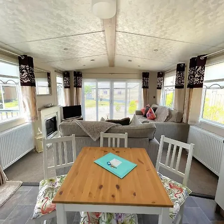 Chalet Hollins Stable At Hollin Barn Park Thirsk